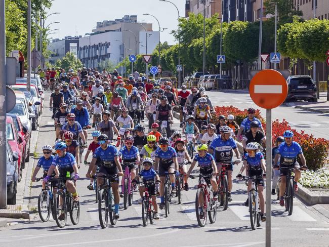 El “Día de la Bici” de Torrejón de Ardoz volvió a llenar las calles de la ciudad de familias y jóvenes  