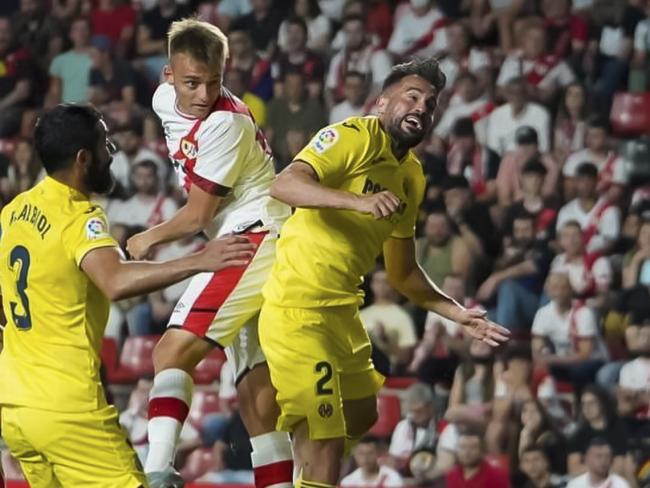 El jugador de fútbol torrejonero, Álex Asensio, debuta en Primera División con el Rayo Vallecano