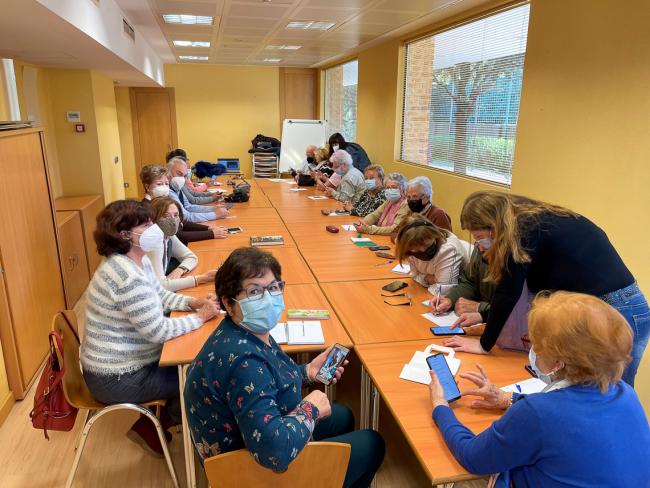Torrejón de Ardoz apuesta por reducir la brecha digital entre los mayores de la ciudad con talleres gratuitos encaminados a acercar las nuevas tecnologías a este colectivo