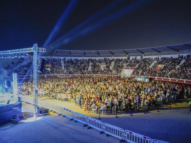 Éxito musical y de público de la Noche de Tributos que registró excelentes entradas para los tributos al Canto del Loco, Michael Jackson, homenaje al rock y Hombres G