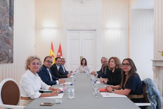 Los vicepresidentes de la Federación de Municipios de Madrid Ignacio Vázquez y María José Martínez de la Fuente quieren poner de manifiesto el compromiso de la presidenta Isabel Díaz Ayuso con los municipios de Madrid y con los madrileños para mejorar su calidad de vida con una gestión cercana y eficaz