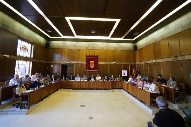 El Pleno del Ayuntamiento de Torrejón de Ardoz aprueba con el voto favorable del alcalde y el Grupo Popular y en contra de PSOE y Podemos exigir al Gobierno de España endurecer las leyes para evitar la ocupación ilegal de viviendas y naves
