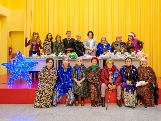 La Asociación de Mujeres de Torrejón de Ardoz Ada Byron entrega juguetes a 25 menores, hijos e hijas de mujeres víctimas de violencia de género