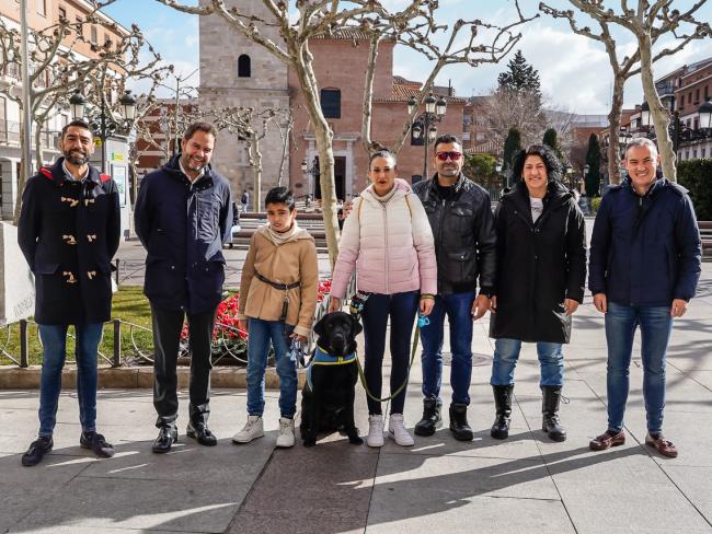 El nuevo perro de asistencia del torrejonero, Daniel