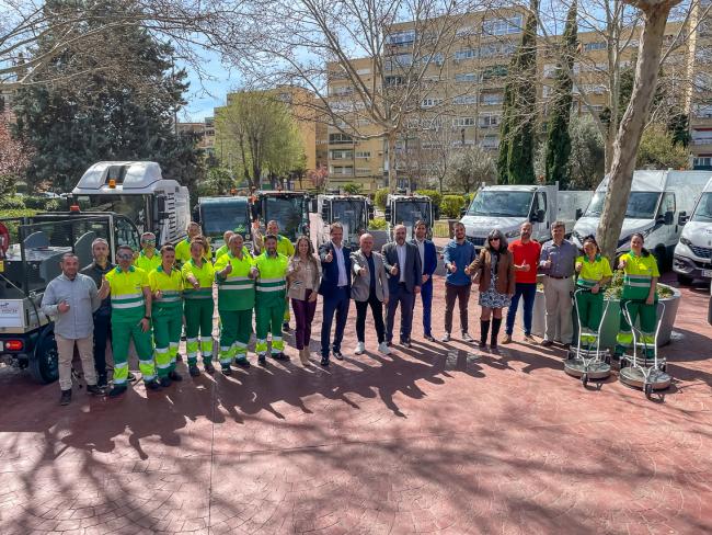Se mejora la limpieza de la ciudad, intensificando el baldeo de las calles y el bolseo en los contenedores e incorporando nuevas máquinas barredoras