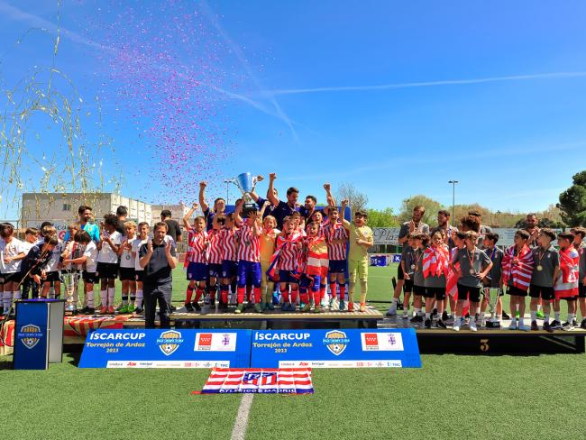 l Atlético de Madrid gana la ÍscarCup, uno de los torneos de fútbol de categoría benjamín más importantes del mundo