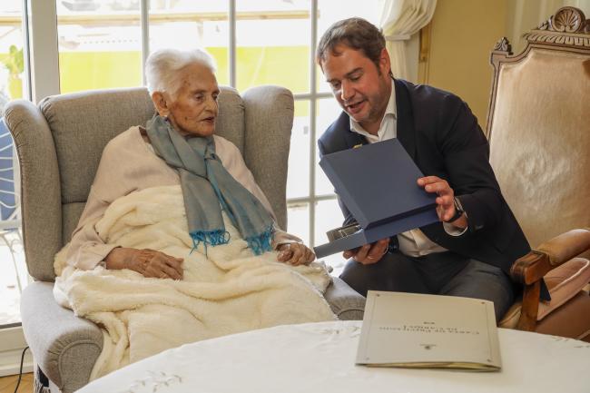 Julia García Sánchez, la primera mujer concejala del Ayuntamiento de Torrejón de Ardoz cumple 100 años