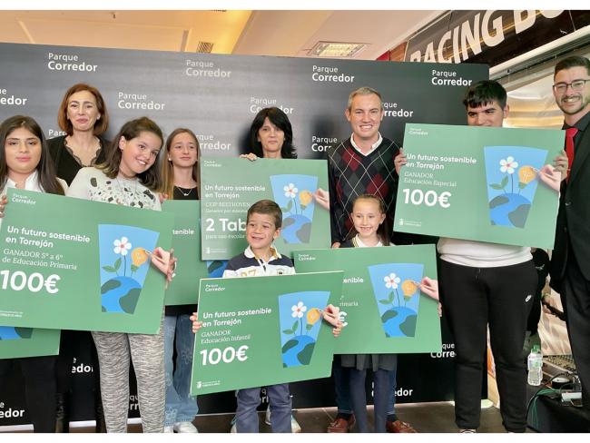 Entregados los premios a los ganadores del concurso de dibujo escolar “Un futuro sostenible en Torrejón”