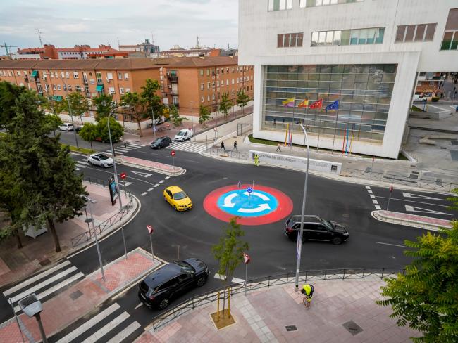 Nueva rotonda calle Londres - avenida Virgen de la Paz