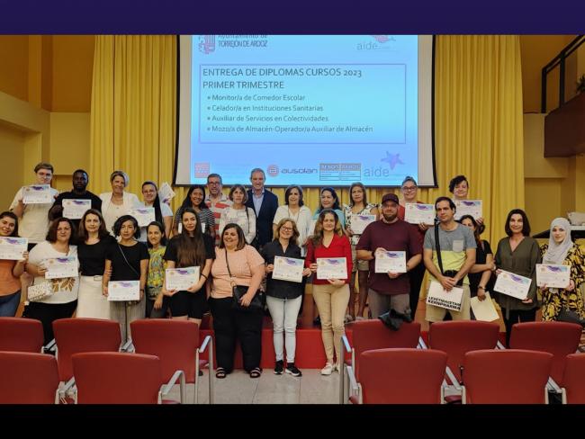 Entregados los diplomas a los alumnos que han superado con éxito una nueva edición de los cursos de formación que ha organizado el Ayuntamiento de Torrejón de Ardoz