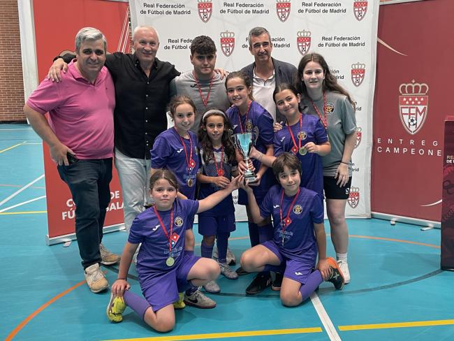 El Torrejón Sala, subcampeón de la Copa Real Federación de Fútbol de Madrid benjamín femenino