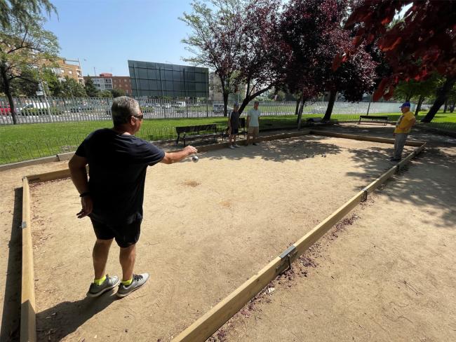 Construidas dos nuevas pistas de petanca en el Parque del Arte