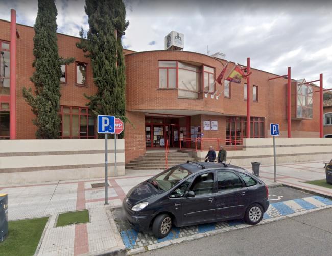 Las Concejalías de Mayores y Bienestar atenderán al público en el Centro de Mayores de Veredillas y en el Centro Polivalente Abogados de Atocha, respectivamente, hasta el próximo 25 de agosto