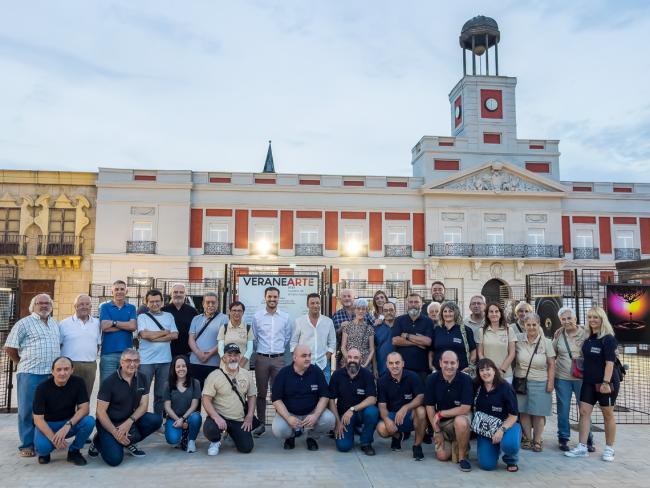 El alcalde, Alejandro Navarro Prieto visitó la exposición de fotografía de Veranearte 