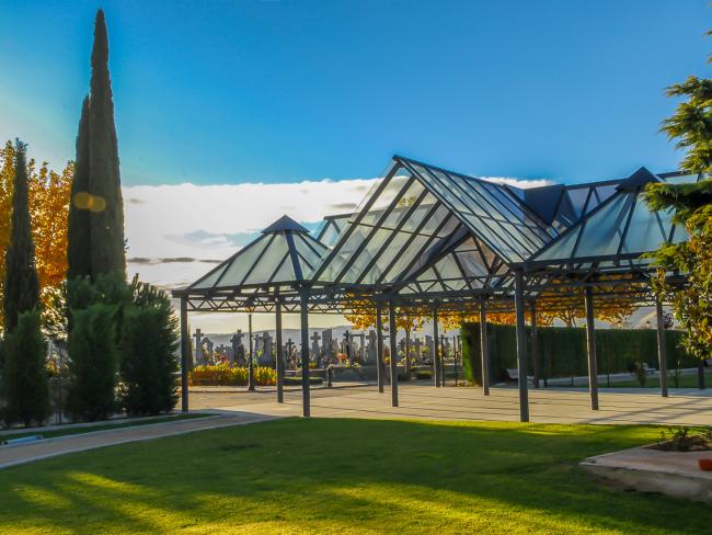 Con motivo del Día de Todos los Santos, hasta el miércoles 1 de noviembre, se amplía el horario del cementerio 