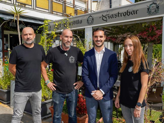El alcalde, Alejandro Navarro Prieto, visitando el Castillo Gastrobar de Torrejón de Ardoz