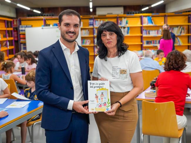 El alcalde, Alejandro Navarro Prieto, con Paloma Rubio Galán