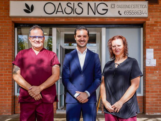 El alcalde, Alejandro Navarro Prieto, visitando OASIS NG