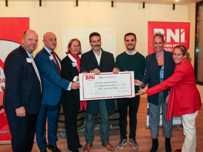 BNI Esperanza Torrejón presenta su proyecto de negocio a los empresarios de la ciudad y dona 1.500 euros al Hospital Universitario de la ciudad