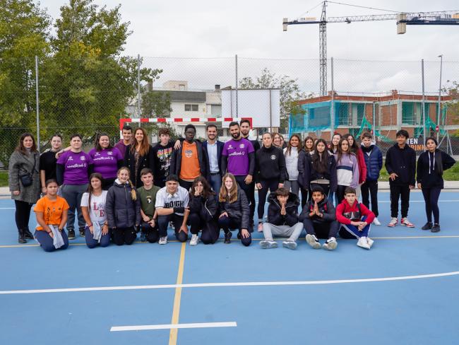 El alcalde, Alejandro Navarro Prieto, ha visitado la Master Class en el Instituto Juan Antonio Monegro