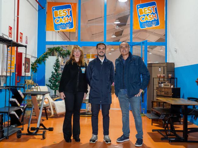 “Best Cash Outlet”