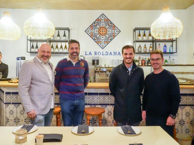 El alcalde, Alejandro Navarro Prieto, visitando La Roldana