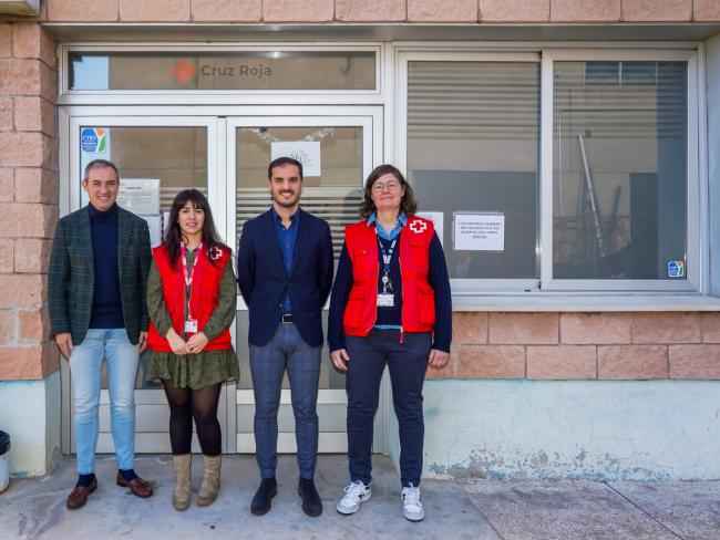 El alcalde, Alejandro Navarro Prieto, visita el Albergue de Torrejón de Ardoz 