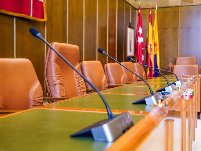 El Ayuntamiento de Torrejón de Ardoz innova con tecnología inteligente en su Salón de Plenos con el sistema Ion Technology