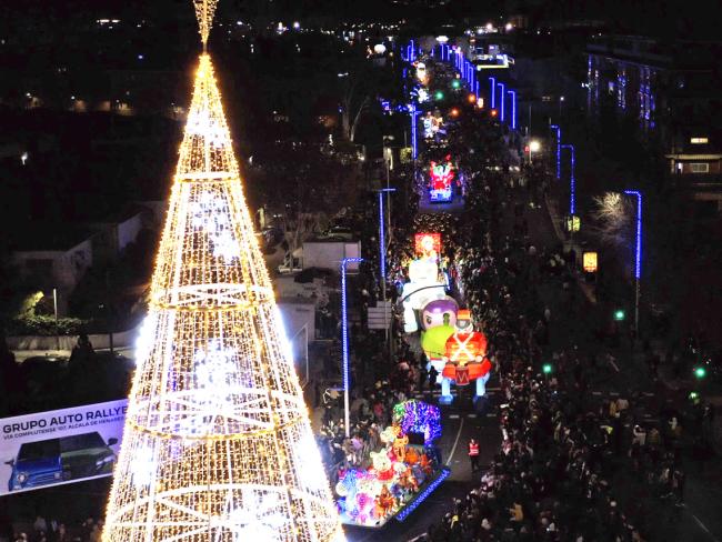 La Gran Cabalgata de Reyes de Luz tuvo un seguimiento multitudinario