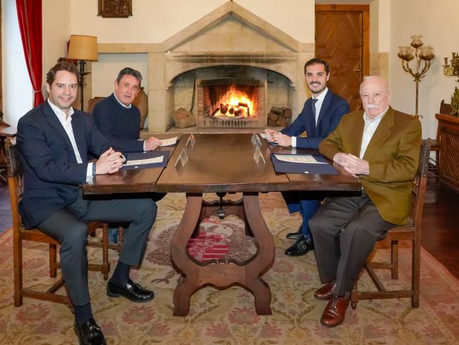 El alcalde, Alejandro Navarro Prieto, con los exalcaldes socialistas, José Pina y Francisco García Lorca, y el popular Ignacio Vázquez, consejero delegado de Metro de Madrid