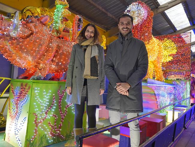 El alcalde, Alejandro Navarro Prieto, y la concejala de Igualdad y Festejos, María Eugenia Gil, presentando la Cabalgata