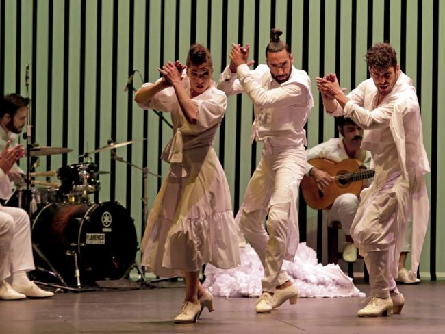 “Debajo de los pies”, de Eduardo Guerrero 