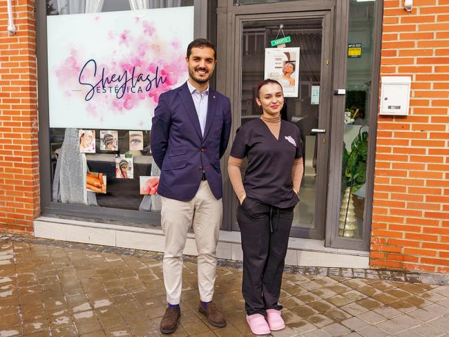 El alcalde, Alejandro Navarro Prieto, visitó junto a su gerente, Sheyla Morales, las instalaciones de este establecimiento situadas en el número 7 de la calle Garabay