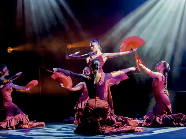 Espectacular acto central mañana viernes, 8 de marzo, a las 20:00 horas con entrada gratuita, en el Teatro Municipal José María Rodero, con Woman By Aarón Vivancos    