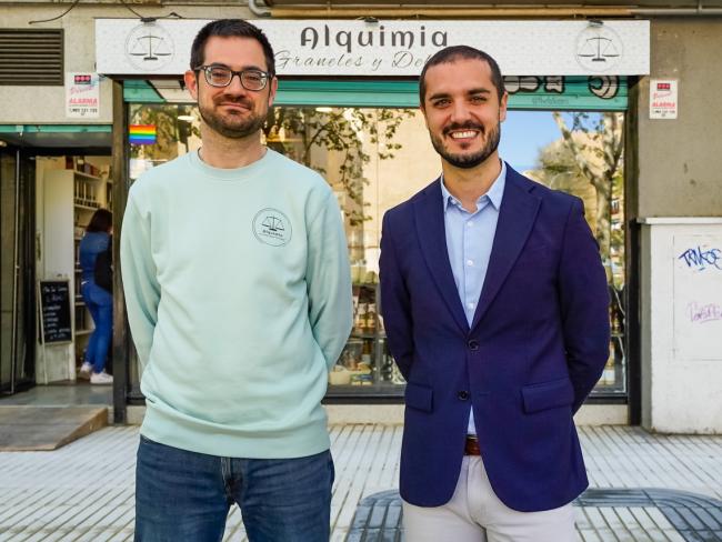 El alcalde, Alejandro Navarro Prieto, visitando Alquimia junto a su gerente, Ignacio García