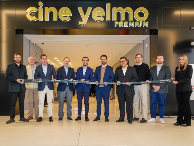 Momento de la inauguración de las nuevas salas de cine del Parque Corredor