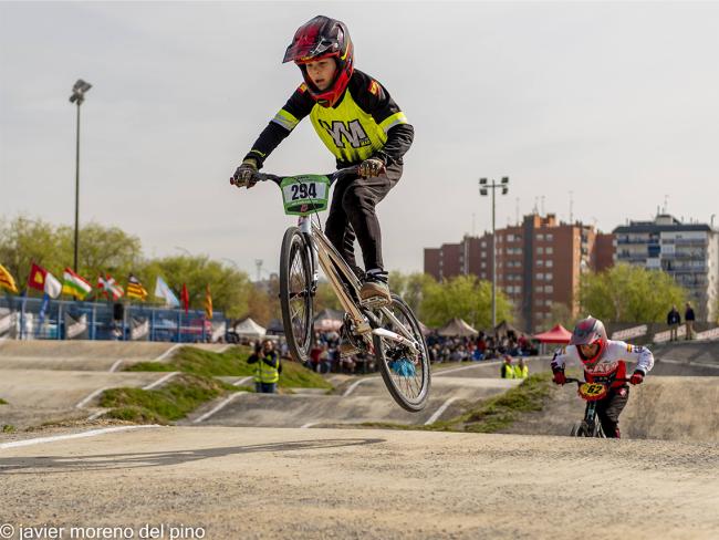 Abel Ramila, una joven promesa torrejonera del BMX, una de las disciplinas del ciclismo