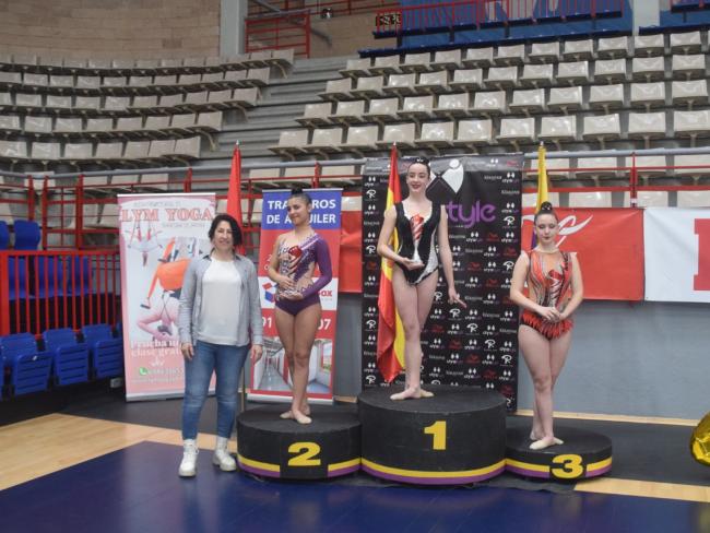 La concejala de Turismo, Miriam Gutiérrez, en la entrega de premios del XXVI Trofeo Parque Cataluña de Gimnasia Rítmica