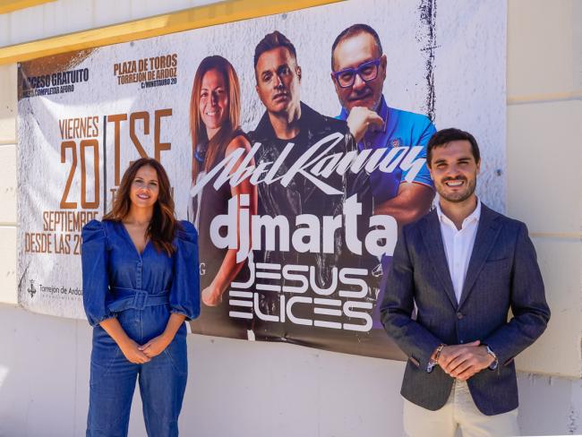 El alcalde, Alejandro Navarro, y la concejala de Igualdad y Festejos, María Eugenia Gil, han presentado este evento musical