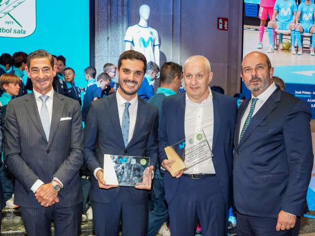De izquierda a derecha: José Manuel Saorín, presidente de Movistar Inter FS, Alejandro Navarro, alcalde de Torrejón de Ardoz, José Miguel Martín Criado, concejal de Deportes y Movilidad, y Pedro Rollán, presidente del Senado