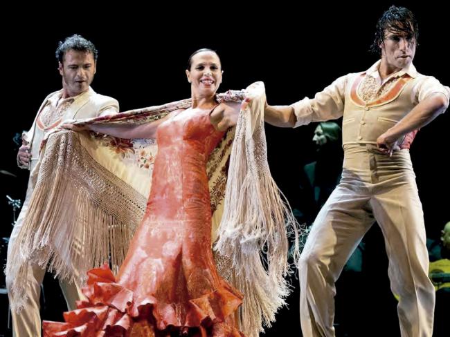 Gala de Danza Española, dirigida por Aída Gómez y con los espectáculos de la compañía de Nacho Duato y el destacado bailarín, Eduardo Guerrero