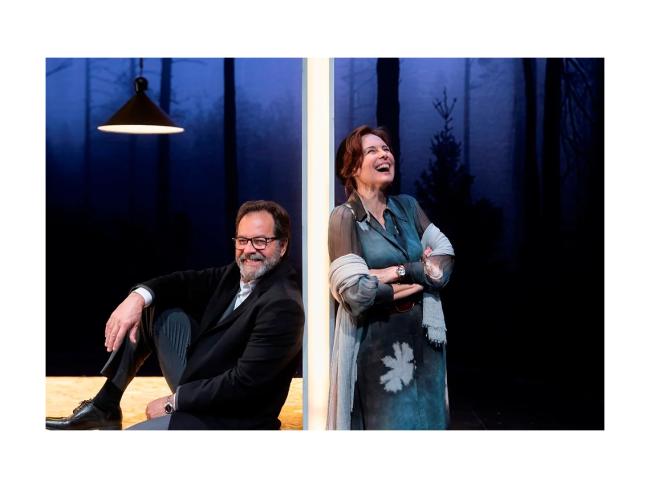 Silvia Marsó en la comedia, “Claveles”