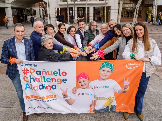 Torrejón de Ardoz se suma a la iniciativa del Pañuelo Challenge de la Fundación Aladina como muestra de solidaridad con los niños y adolescentes enfermos de cáncer   