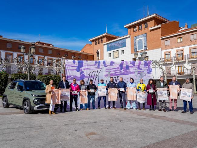 La prueba atlética se presentó en la Plaza Mayor con la presencia del alcalde, Alejandro Navarro, la concejala de Turismo, Miriam Gutiérrez, Borja Sánchez, del Club Atletismo Torrejón, José Manuel Ruiz García Morales de Runners Torrejón, Alejandro Gómez, hermano de Miguel Gómez, que da nombre a la carrera, otros atletas y patrocinadores de la carrera