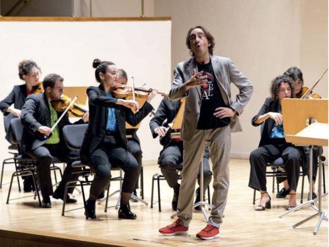 Edgar Martín, dirigiendo la batalla musical entre Bach y Beethoven