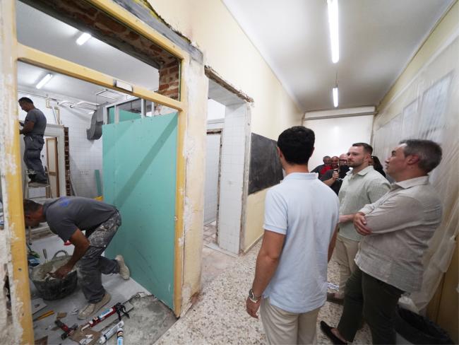 En el colegio Buen Gobernador se está renovando los aseos, entre otros trabajos