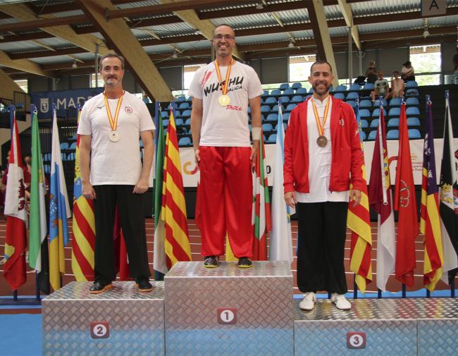 José Antonio Rodríguez, con la medalla de plata lograda en el Campeonato de España