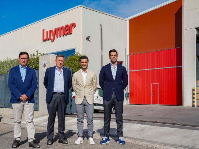 El alcalde, Alejandro Navarro, visitando la empresa Luymar con Luis de Mesa, Luis de Mesa Rincón y José Luis Burgos
