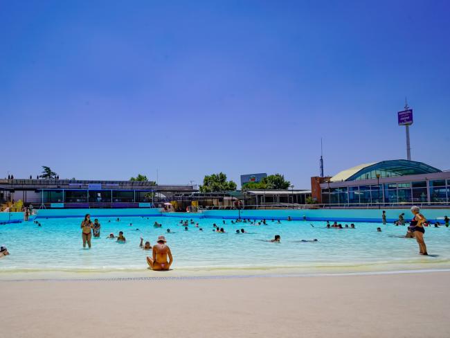 Torrejón de Ardoz cuenta con la única Piscina de Olas municipal de España, recordando y los medios de comunicación nacionales se han hecho eco de la gran calidad de esta instalación