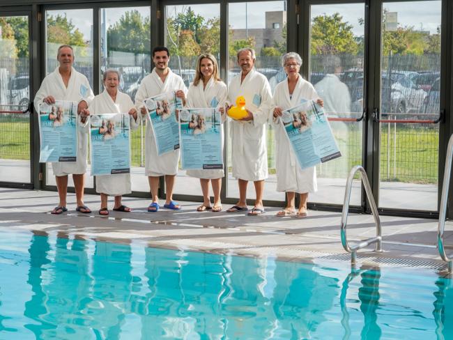 El alcalde de Torrejón de Ardoz, Alejandro Navarro Prieto, la concejala de Mayores, Ana Verónica González, y miembros de la Junta Directiva de Mayores, presentando el programa de Balnearios 